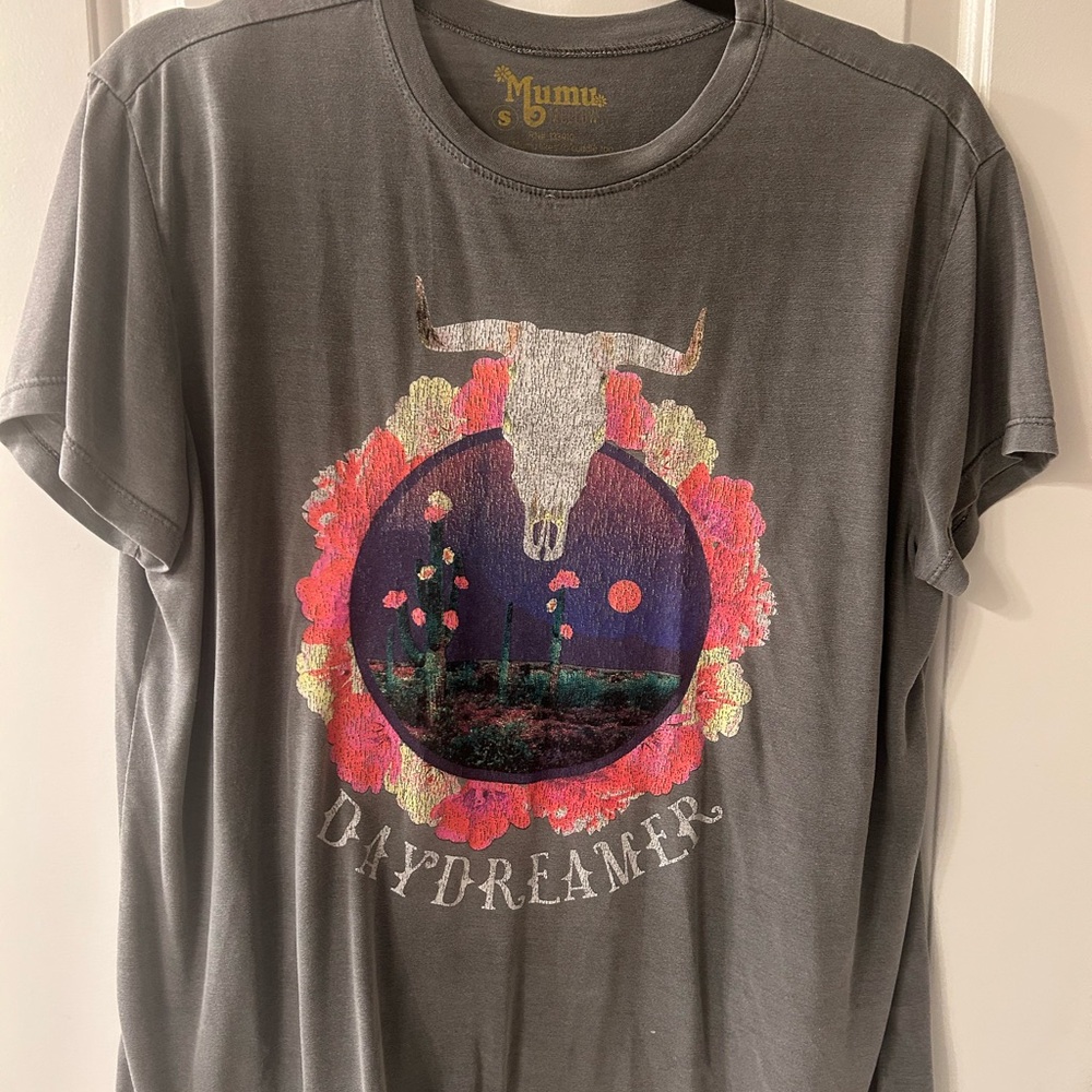 Daydreamer Graphic Tee with Bull Skull Motif - Charcoal